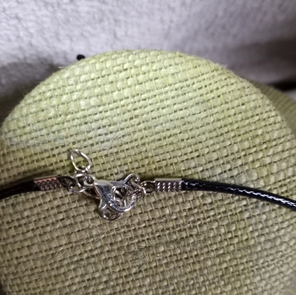 Goldtone solid round disk pendant on black cord necklace - Picture 2 of 4